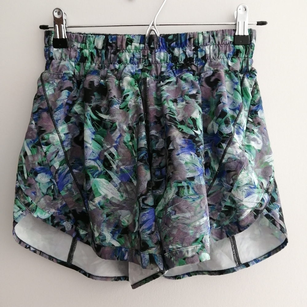 Lululemon Track That Shorts 5" Green Blue Floral Lined Size 4